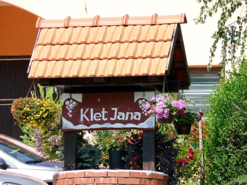 יאסטרברסקו Klet Jana Bed & Breakfast מראה חיצוני תמונה
